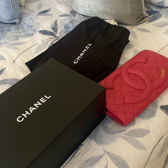 Brand new never worn Chanel clutch - Picture 2 of 5